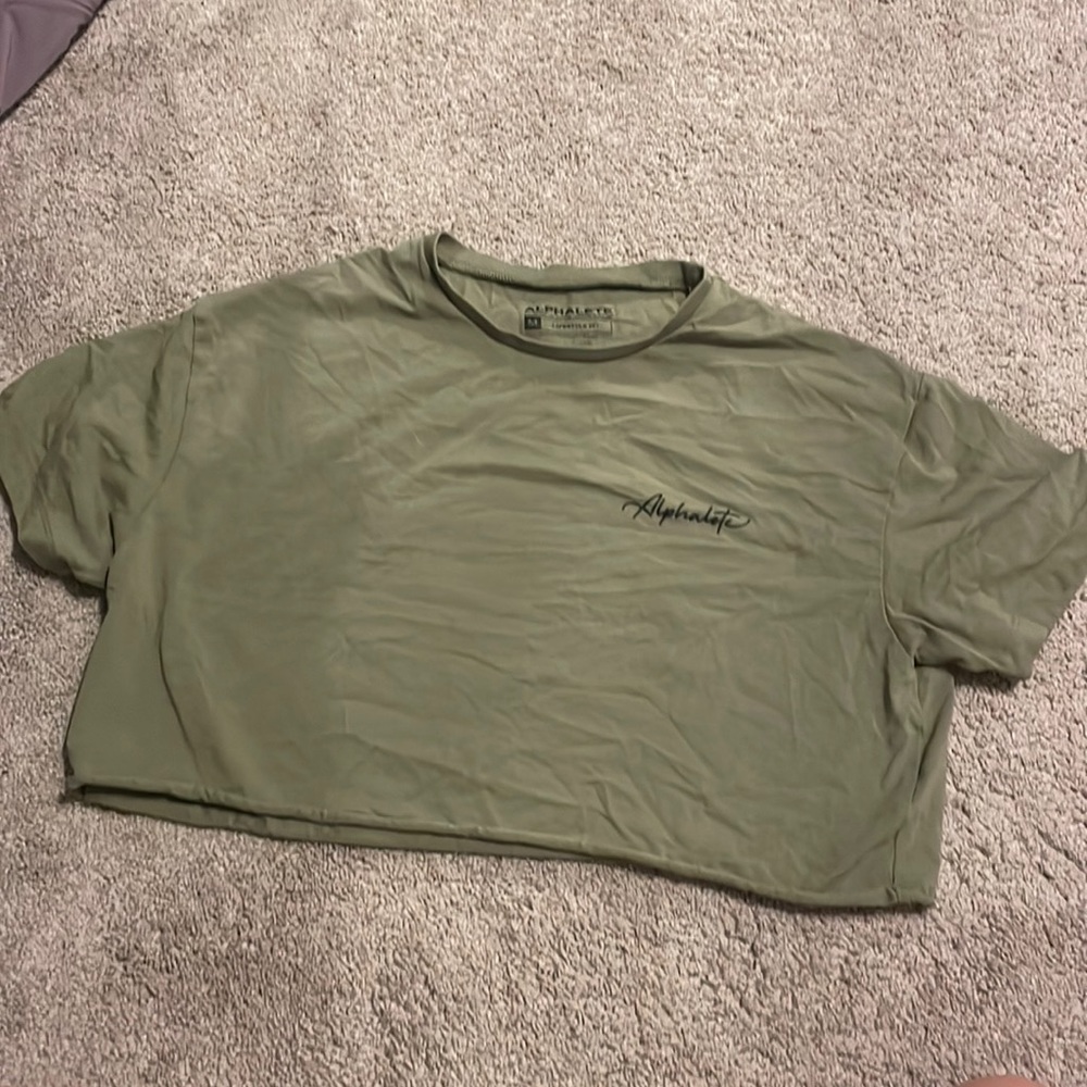 Alphalete crop T-shirt